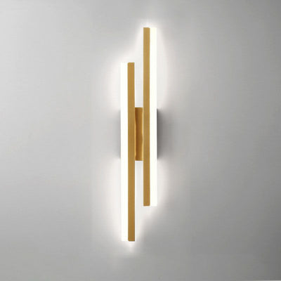 Alvera – Modern Black-Gold Wall Lamp