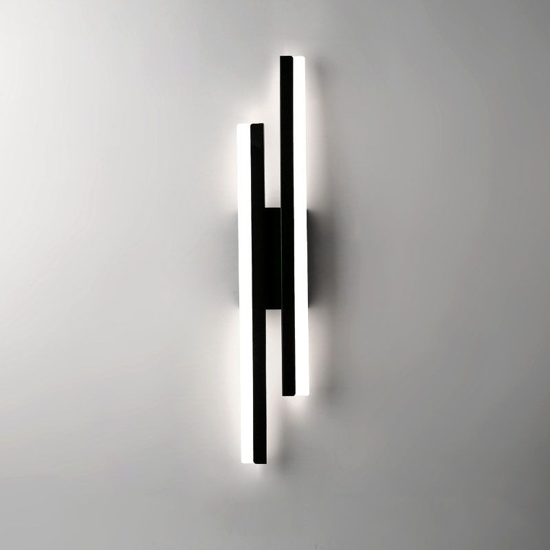 Alvera – Modern Black-Gold Wall Lamp