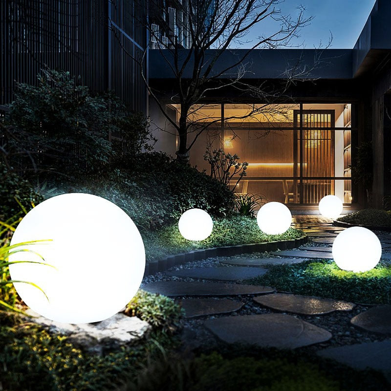 Veluna – Round Outdoor Garden Lamp