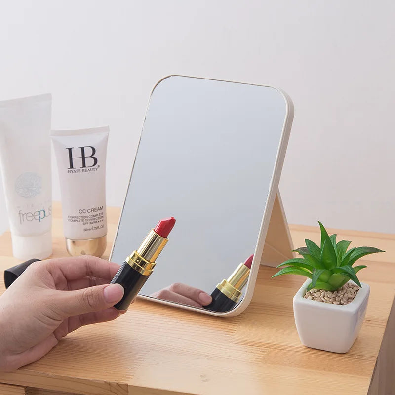 Mirelle – Minimalist Desktop Makeup Mirror