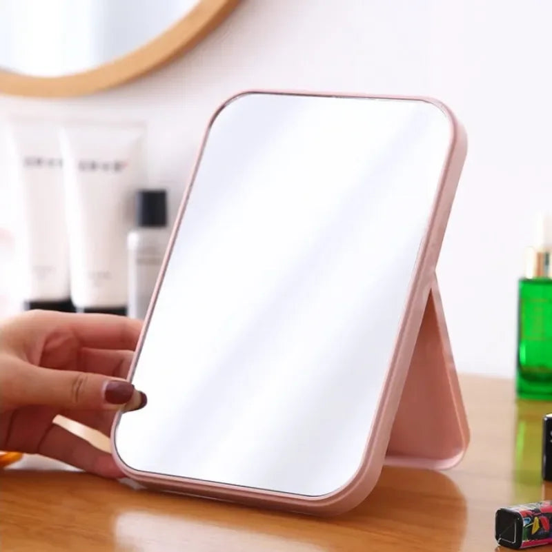 Mirelle – Minimalist Desktop Makeup Mirror