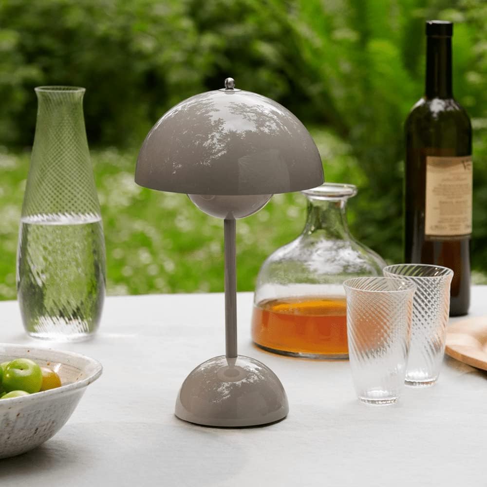 Velora – Elegant LED Table Lamp