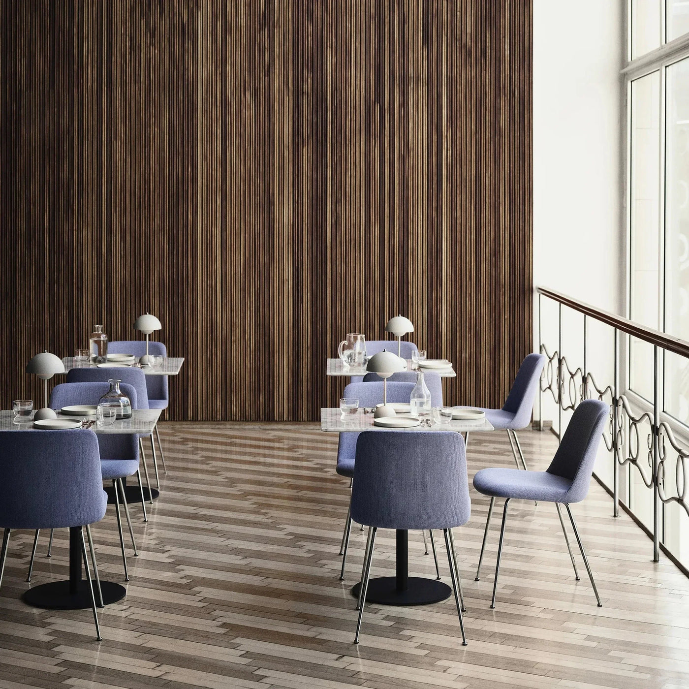 Velora – Elegant LED Table Lamp