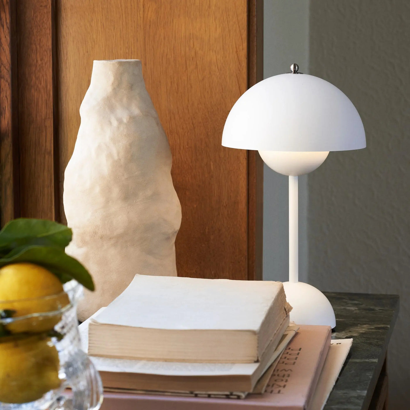 Velora – Elegant LED Table Lamp