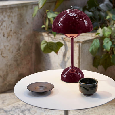 Velora – Elegant LED Table Lamp