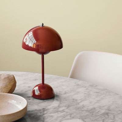 Velora – Elegant LED Table Lamp