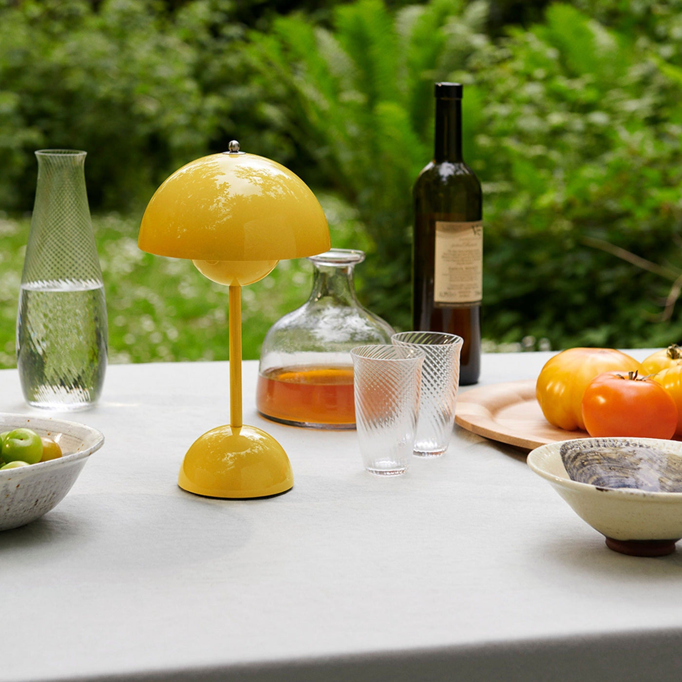 Velora – Elegant LED Table Lamp