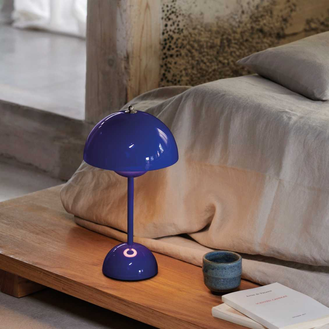 Velora – Elegant LED Table Lamp